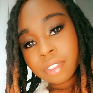 Meet your Posher, Devin